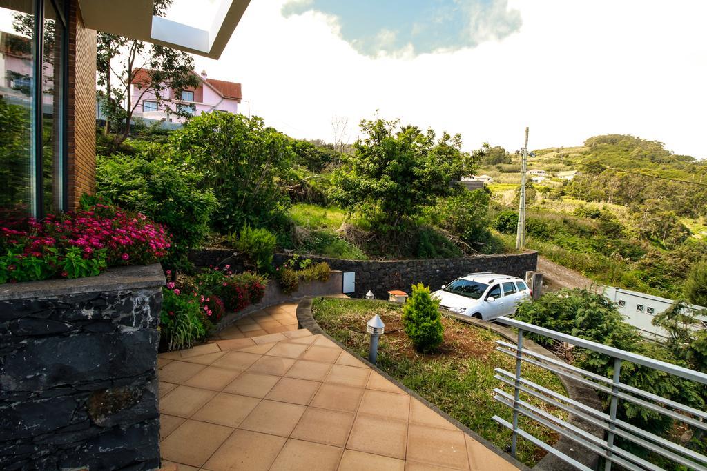 Cottage Ocean View Порто Мониз Екстериор снимка